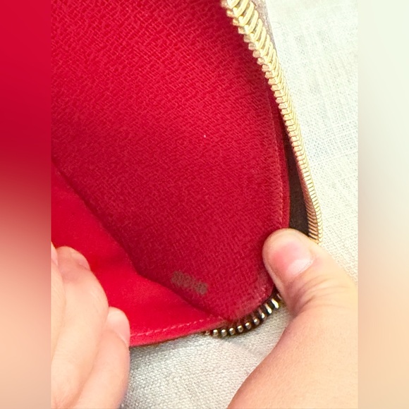 Authentic Louis Vuitton Damier Ebene Clemence Wallet EUC with receipt - Picture 7 of 7